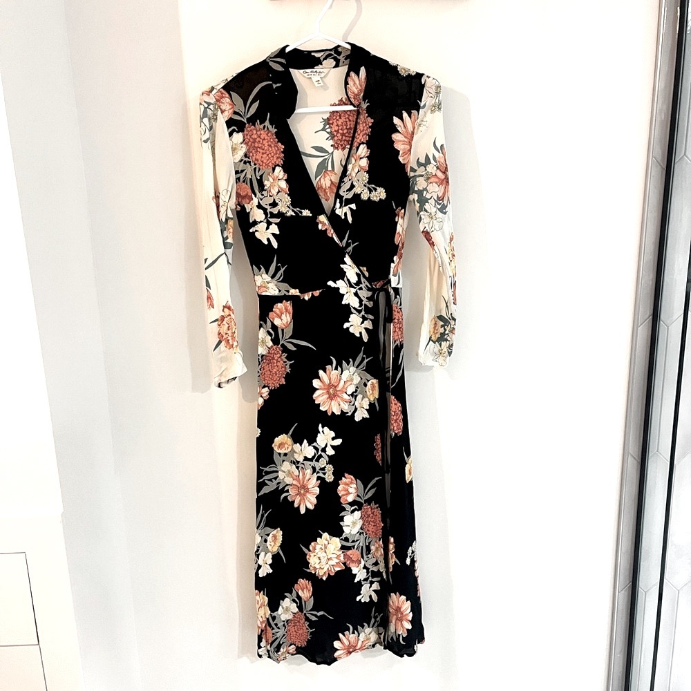 ASOS Miss Selfridge lightweight floral wrap dress with long sleeve size 2